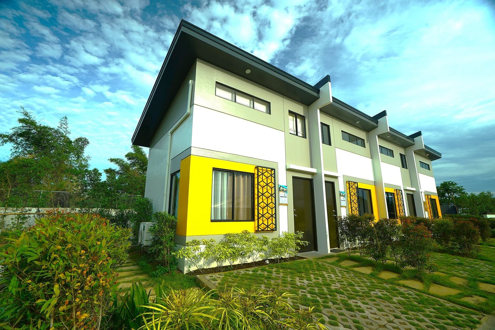 alora-exterior-3